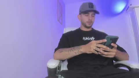 Snapshot of ethan_mullers1 chatting on January 2025 06:21:01 PM Ethan Muller online show from January 2025 06:21:01 PM