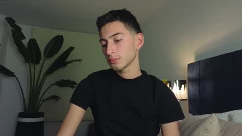 Snapshot of ethan_skiny_ chatting on February 2025 04:04:01 AM Joan online show from February 2025 04:04:01 AM