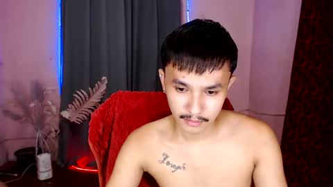 Snapshot of ethan_uwuxx chatting on January 2025 05:37:02 PM DAVE online show from January 2025 05:37:02 PM