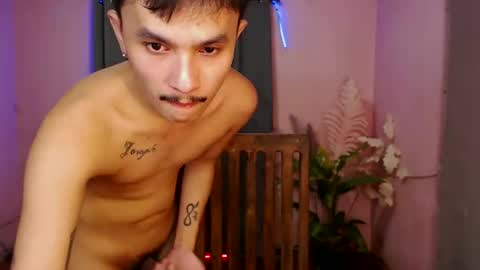 Snapshot of ethan_uwuxx chatting on February 2025 02:24:01 PM DAVE online show from February 2025 02:24:01 PM