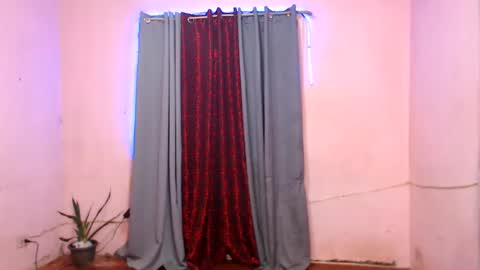 Snapshot of ethan_uwuxx chatting on February 2025 06:54:02 PM DAVE online show from February 2025 06:54:02 PM