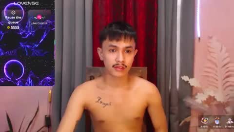 Snapshot of ethan_uwuxx chatting on March 2025 01:53:01 AM DAVE online show from March 2025 01:53:01 AM