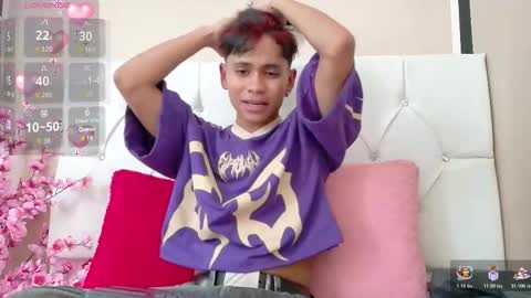 Ethan online show from October 2025 08:21:02 PM