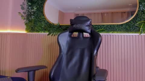 ethanlowell online show from January 2026 04:29:01 AM