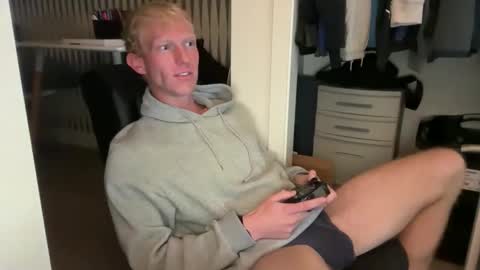 Ethan online show from November 2025 04:01:02 AM