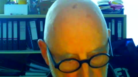 Snapshot of etonne chatting on December 2024 12:05:01 PM etonne online show from December 2024 12:05:01 PM