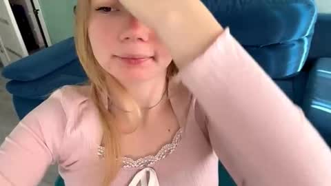 Snapshot of eugenakhouri chatting on September 2025 05:22:01 AM Lana online show from September 2025 05:22:01 AM