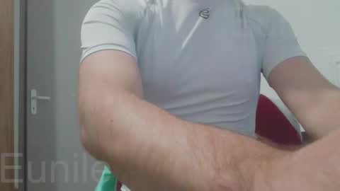 eunile online show from November 2025 08:25:02 PM