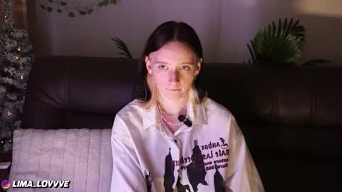 Snapshot of euphoria_girls chatting on December 2025 05:21:01 PM check about me online show from December 2025 05:21:01 PM