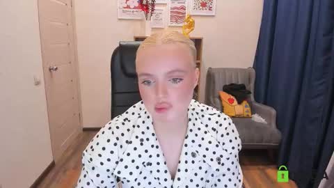 eva2213 online show from February 2026 03:45:02 PM