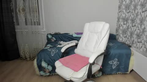 Eva online show from November 2025 09:46:02 PM