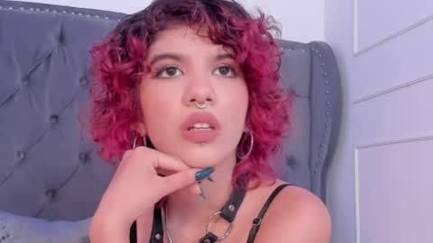 Eva  online show from April 2026 04:50:01 AM