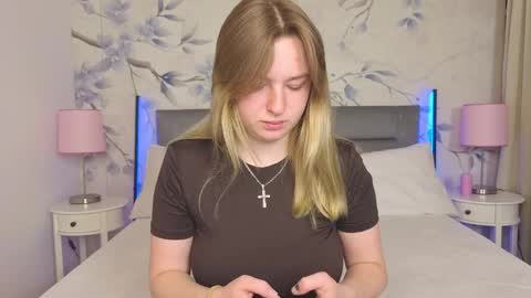 Snapshot of eva_crazy_ chatting on April 2026 12:32:02 PM Eva online show from April 2026 12:32:02 PM