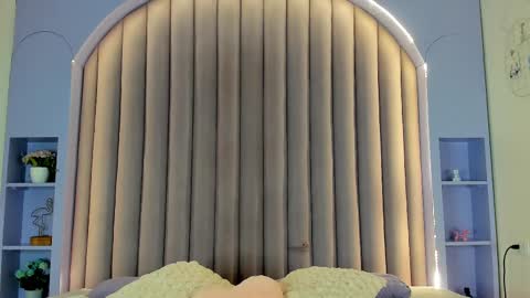 Snapshot of eva_daemon chatting on February 2025 11:27:01 AM EVA DAEMON online show from February 2025 11:27:01 AM