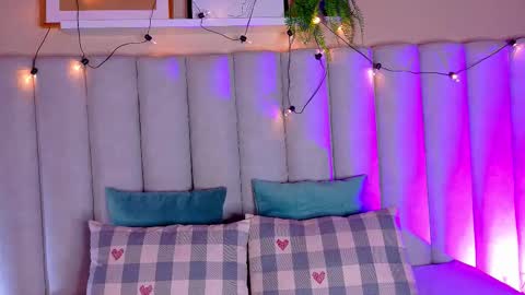 Snapshot of eva_daemon chatting on September 2025 11:47:01 AM EVA DAEMON online show from September 2025 11:47:01 AM