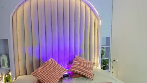 Snapshot of eva_daemon chatting on December 2025 11:41:02 AM EVA DAEMON online show from December 2025 11:41:02 AM