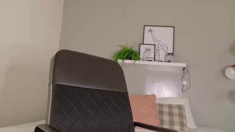 Snapshot of eva_daemon chatting on December 2025 11:36:02 AM EVA DAEMON online show from December 2025 11:36:02 AM