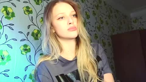 Snapshot of eva_eyre chatting on May 2026 03:26:01 AM Evvie online show from May 2026 03:26:01 AM