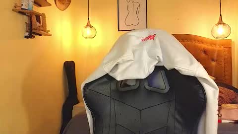 Eva Foxs  online show from December 2025 09:02:01 PM