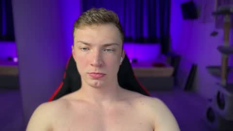 Eva and Iron online show from February 2026 07:08:02 PM