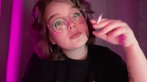 eva_kittenn online show from November 2025 05:47:02 PM