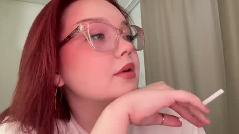 Snapshot of eva_kittenn chatting on June 2026 04:33:02 PM eva_kittenn online show from June 2026 04:33:02 PM