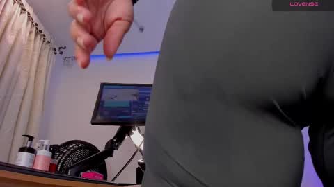 Snapshot of eva_rain chatting on December 2025 11:23:01 PM Eva online show from December 2025 11:23:01 PM