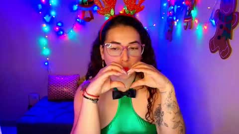 Eva  online show from December 2025 12:03:02 PM