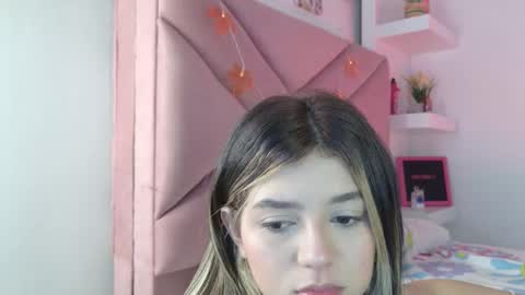 Snapshot of eva_sin18 chatting on September 2025 11:17:02 PM Eva Sin online show from September 2025 11:17:02 PM