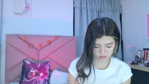 Snapshot of eva_sin18 chatting on September 2025 11:10:02 PM Eva Sin online show from September 2025 11:10:02 PM