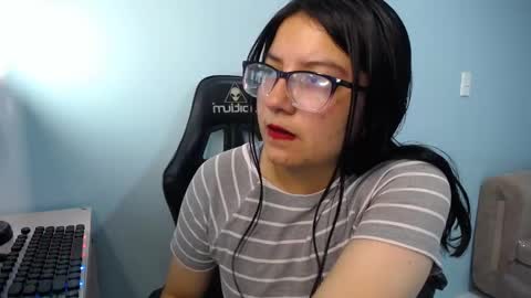 Snapshot of eva_smit_t chatting on December 2025 04:21:01 AM eva_smit_t online show from December 2025 04:21:01 AM