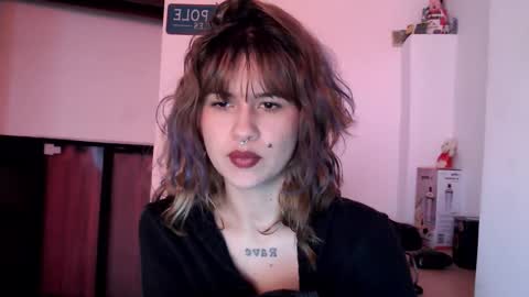 Snapshot of eva_viulet chatting on December 2025 03:52:02 PM MISS EVY online show from December 2025 03:52:02 PM