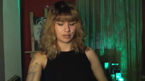 Snapshot of eva_viulet chatting on February 2026 02:16:01 AM MISS EVY online show from February 2026 02:16:01 AM