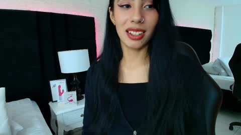 EVA CLOEE online show from September 2025 04:49:01 AM