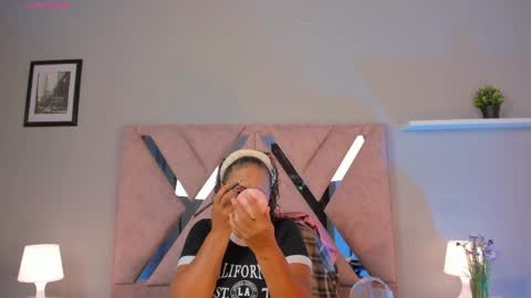  Eva  online show from May 2026 06:47:02 PM