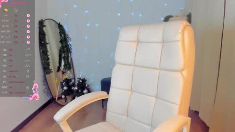 Eva  online show from December 2024 05:38:02 AM