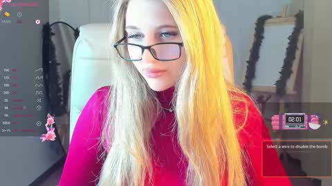 Eva  online show from December 2024 02:30:02 AM