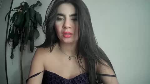 Snapshot of evacollins12 chatting on February 2025 03:27:01 AM evacollins12 online show from February 2025 03:27:01 AM