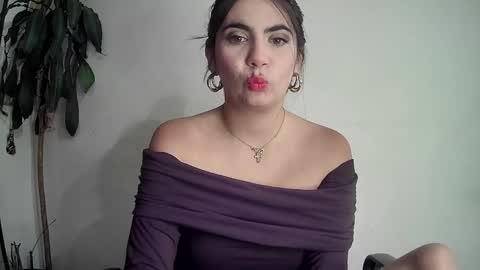 Snapshot of evacollins12 chatting on February 2025 03:22:01 AM evacollins12 online show from February 2025 03:22:01 AM
