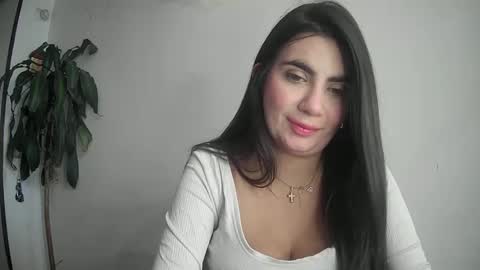 Snapshot of evacollins12 chatting on February 2025 09:52:02 PM evacollins12 online show from February 2025 09:52:02 PM