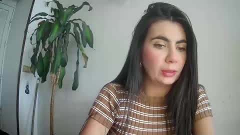 Snapshot of evacollins12 chatting on February 2025 08:33:02 PM evacollins12 online show from February 2025 08:33:02 PM