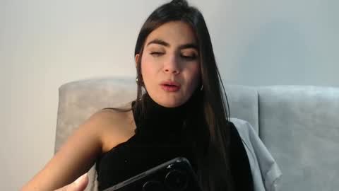 Snapshot of evacollins12 chatting on October 2025 01:33:02 AM evacollins12 online show from October 2025 01:33:02 AM