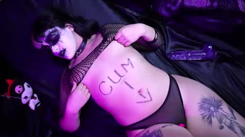 Eva Crux online show from February 2025 08:28:02 AM