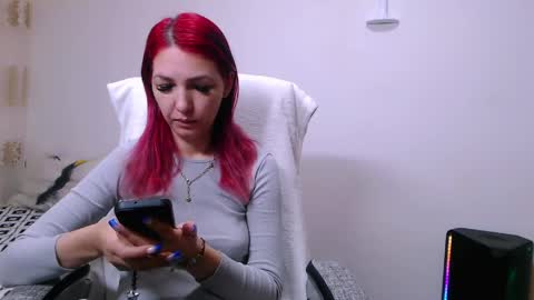 EvadesireONE online show from May 2026 09:06:01 AM