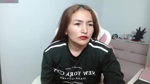 Snapshot of evagrays chatting on January 2026 04:33:01 PM Eva online show from January 2026 04:33:01 PM