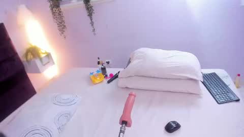 evahalston online show from September 2025 12:10:02 AM