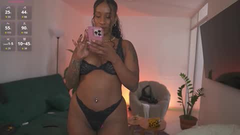 evajacksss_ online show from March 2026 07:29:01 PM