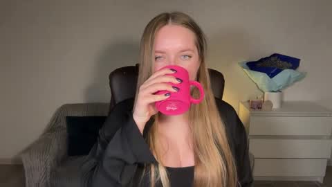 Snapshot of evajuly chatting on April 2026 07:18:01 PM Eva online show from April 2026 07:18:01 PM