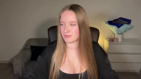 Snapshot of evajuly chatting on April 2026 08:33:01 PM Eva online show from April 2026 08:33:01 PM