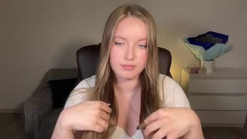 Snapshot of evajuly chatting on April 2026 08:43:01 PM Eva online show from April 2026 08:43:01 PM